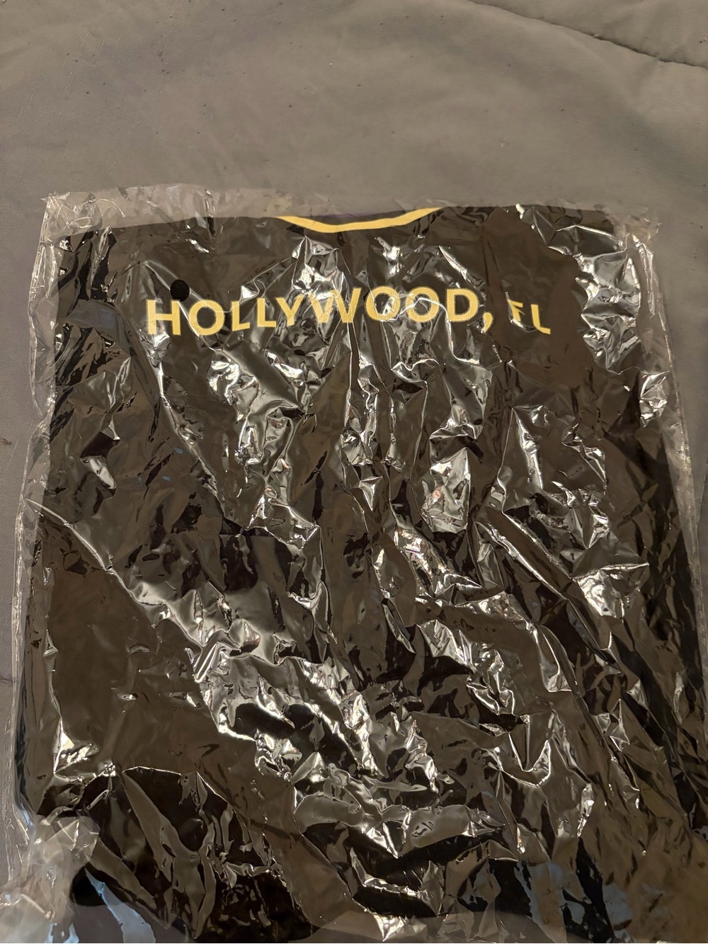 Hard Rock Casino Hollywood FL T-Shirt - Picture 2 of 3